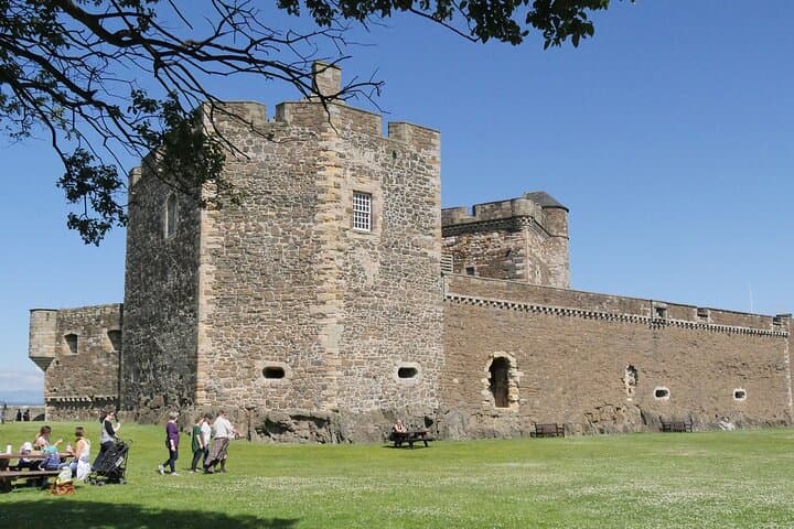 Private Four-Castles Tour from Edinburgh: Stirling, Doune, Drummond & Blackness photo 6
