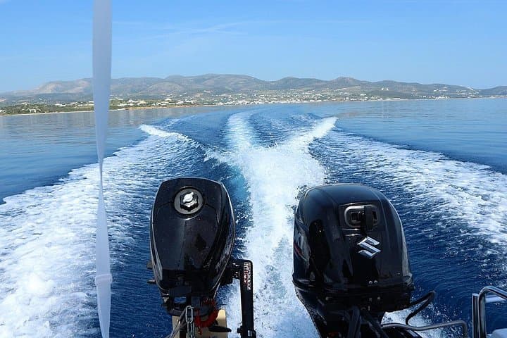 Licence-Free Speedboat Rental in Paros — Self-Drive from Alyki Harbor photo 3