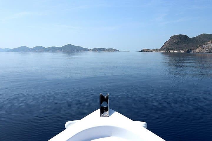 Licence-Free Speedboat Rental in Paros — Self-Drive from Alyki Harbor photo 4