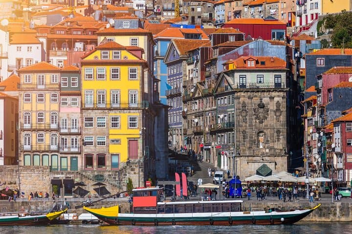 Self-Guided Scavenger Hunt in Porto: Interactive Walking Tour of the Ribeira photo 6