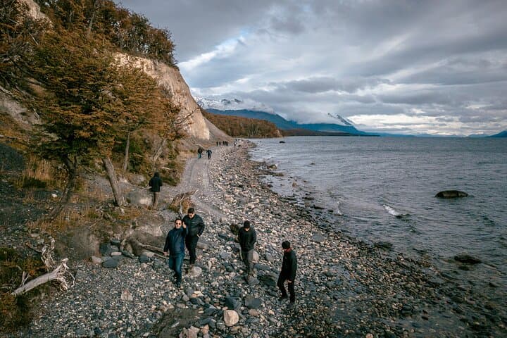 4x4 Off‑Road Adventure to Lago Escondido & Khami (Fagnano) — Day Tour from Ushuaia photo 2