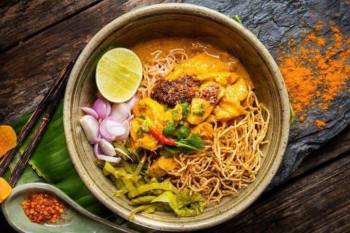 Chiang Mai Eat, Drink & Explore Market Food Tour — Sanpakoi & Warorot photo 4