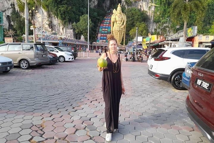 KLIA to Genting Highlands Private Transfer with Batu Caves Photo Stop photo 3