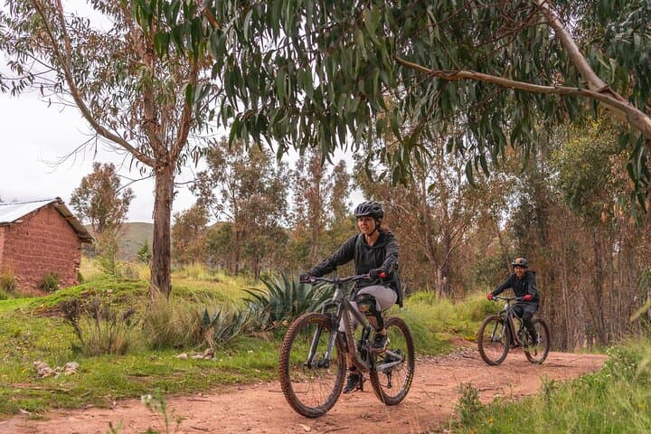 Cusco Mountain Bike Tour to Yuncaypata with Ceviche Experience photo 2