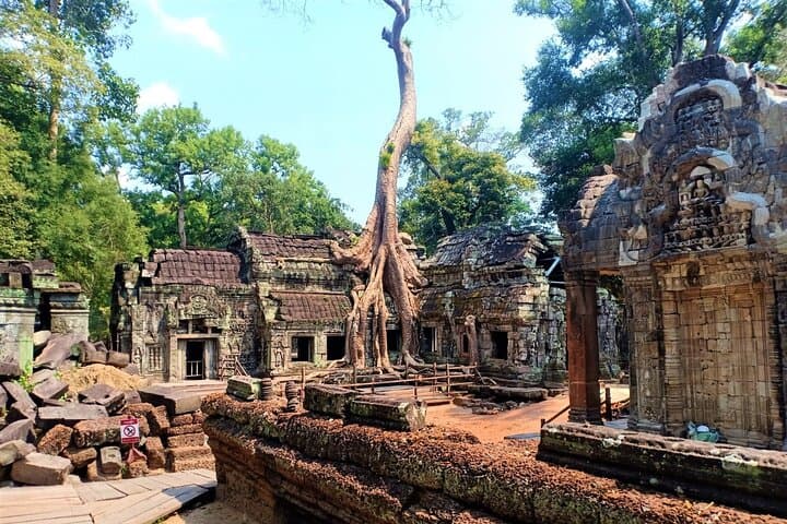 Discover Cambodia: 8-Day Private Tour from Siem Reap to Phnom Penh photo 4