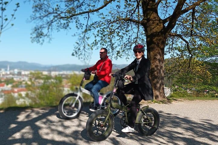 Electric Bike Rental in Ljubljana: Cruise Castle Views & Riverfront Routes photo 4