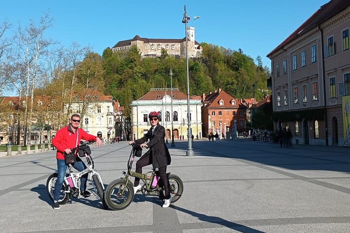 Electric Bike Rental in Ljubljana: Cruise Castle Views & Riverfront Routes photo 5