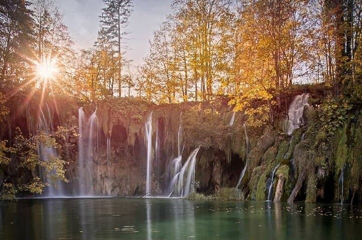 Plitvice Lakes Walking Tour: Lower & Upper Lakes with Kozjak Boat