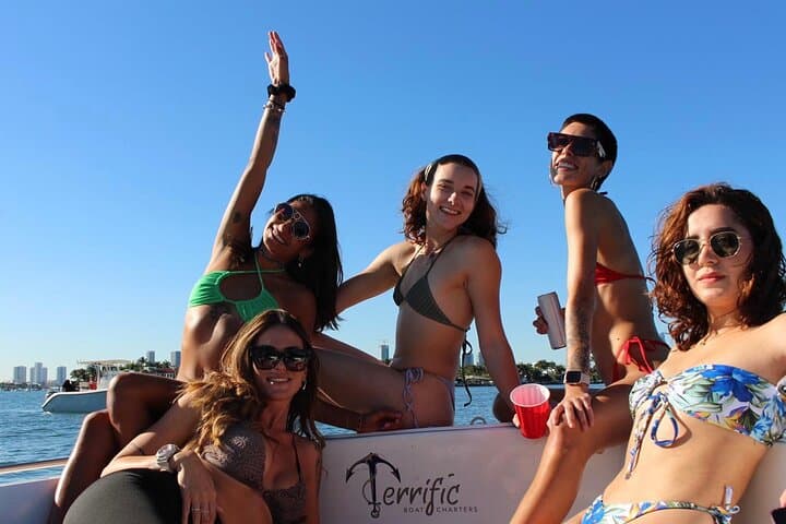 Biscayne Bay Full-Day Boat Charter on the Formula Thunderbird photo 4