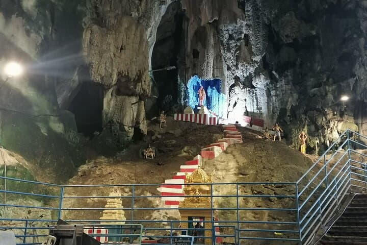 Batu Caves to Kuala Selangor Fireflies Tour with Seafood Dinner photo 5