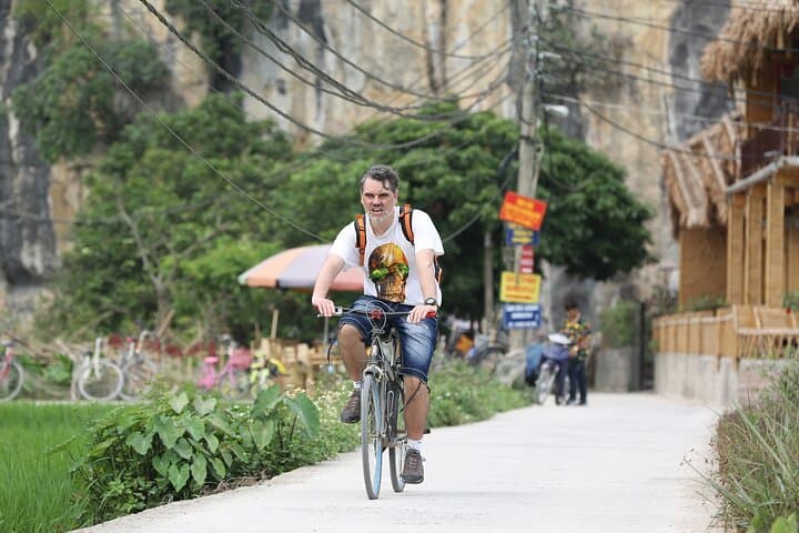 Ninh Binh Day Trip: Mua Cave, Tam Coc Boat Ride & Bich Dong Bike Loop
