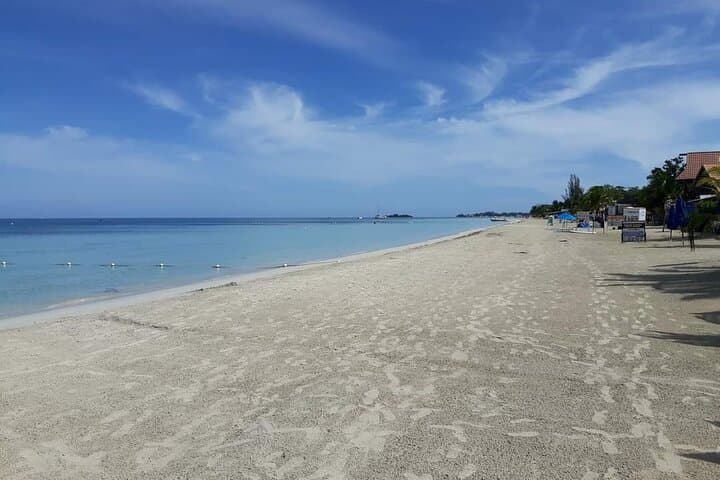 Discover Jamaica's Pristine Paradise: Negril's 7 Mile Beach and Rick’s Cafe photo 3