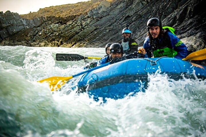 Rafting the Rio de las Vueltas: Fitz Roy Views and Class III Rapids in El Chaltén photo 1
