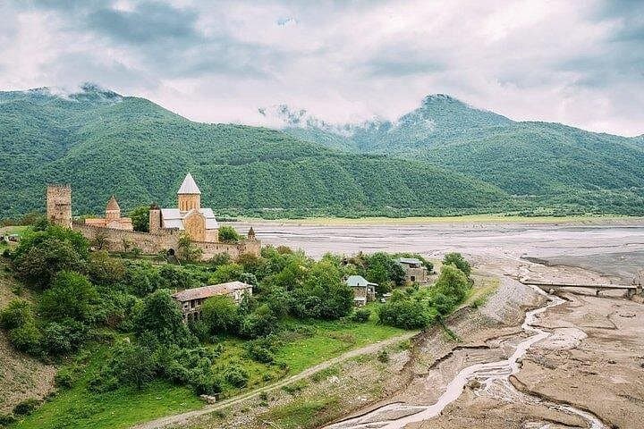 5-Day Private Georgia Tour — Tbilisi to Kazbegi, Ananuri & Zhinvali photo 1