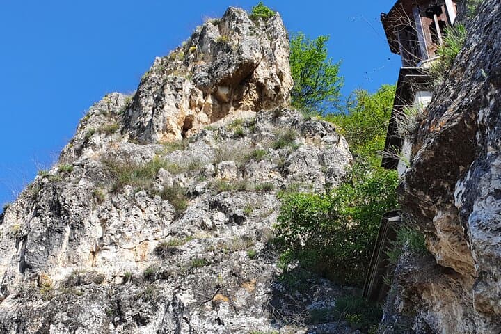 One-Day Cross-Border Bulgaria Trip: Veliko Tarnovo, Arbanasi & Basarabovo photo 2