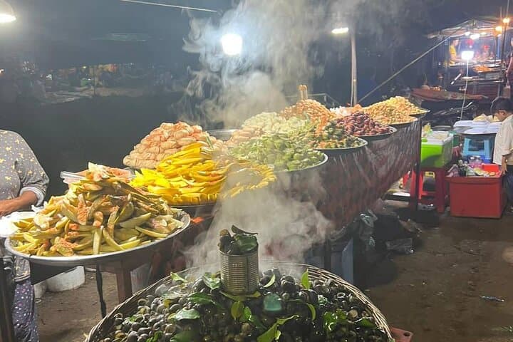 Siem Reap Evening Food Tour: 10 Local Tastings with Drinks & Hotel Pickup photo 3