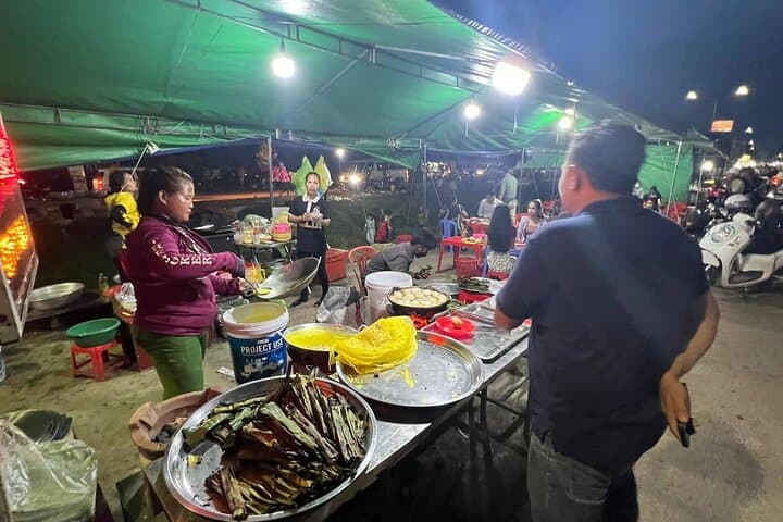 Siem Reap Evening Food Tour: 10 Local Tastings with Drinks & Hotel Pickup photo 5