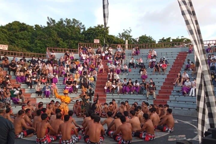 Uluwatu Temple Kecak & Fire Dance: Sunset Cliffside Performance in Bali