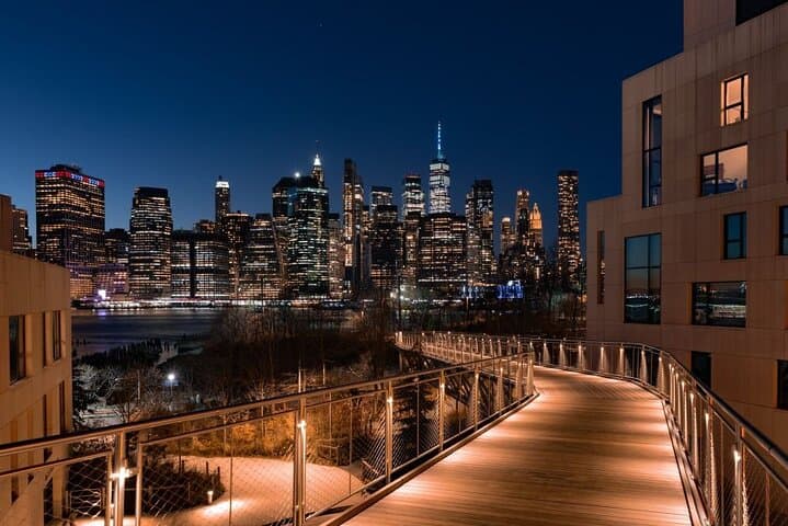 NYC Night Skyline Tour: Brooklyn Heights, Hoboken & Hamilton Park Views