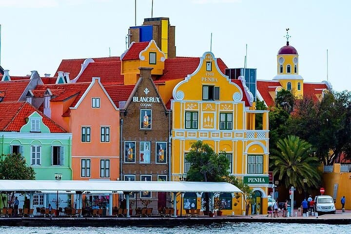 Willemstad Private 3-Hour Tour — Forts, Flamingos & Blue Curaçao Tastes photo 1