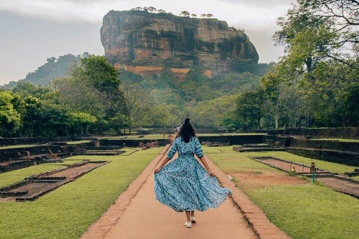 Colombo to Kandy Shuttle: Sigiriya Rock & Dambulla Cave Temple Day Tour photo 3