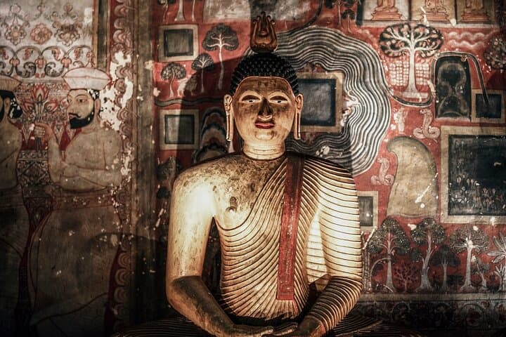 Colombo to Kandy Shuttle: Sigiriya Rock & Dambulla Cave Temple Day Tour photo 4