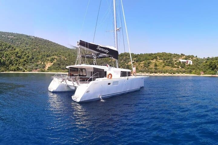 Private Caldera Sailing Cruise from Oia with BBQ, Wine & Snorkeling photo 4