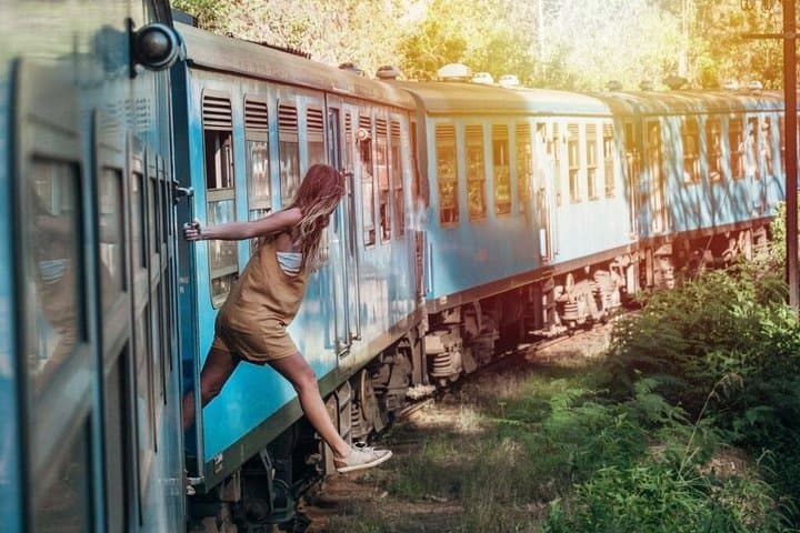 Colombo to Ella by Rail: Hill-Country Train, Little Adam's Peak & Nine Arch Bridge photo 1