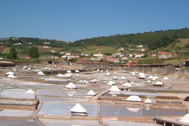 Serras de Aire e Candeeiros Full-Day Private Tour from Lisbon: Caves, Karst & Salt Pans photo 2