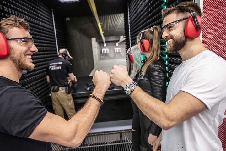 Prague All-Inclusive Shooting Experience: Private Range, Transport & Snacks