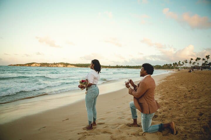 Capture Love: A Romantic Marriage Proposal at Macao Beach