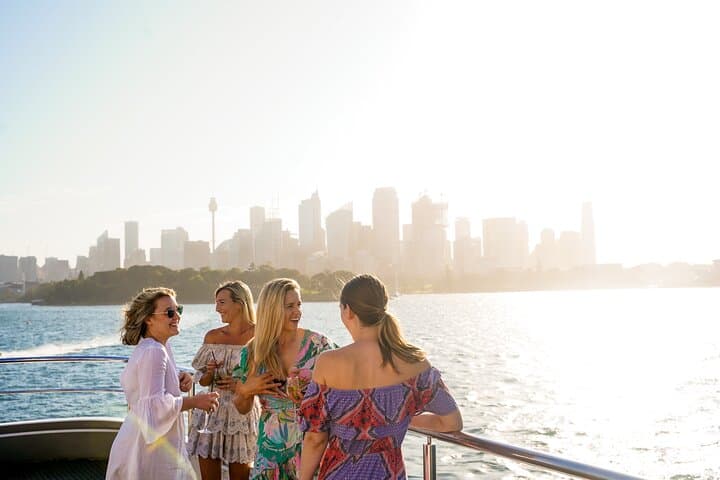 sydney-harbour-sightseeing-cruise-opera-house-harbour-bridge photo 4