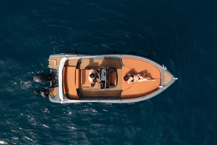 Self-Drive Ranieri Boat Rental in Santorini: Private 5‑Hour Cruise to Caldera & Thirasia photo 1