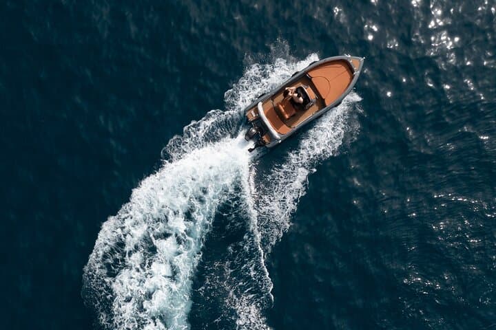 Self-Drive Ranieri Boat Rental in Santorini: Private 5‑Hour Cruise to Caldera & Thirasia photo 4