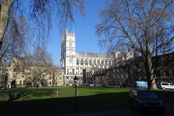 Royal Westminster Walking Tour: Private 3‑Hour St James & Parliament Highlights