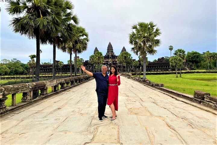 Two-Day Private Angkor Wat & Tonle Sap Tour — Temples, Ta Prohm, Bayon and Floating Village photo 1