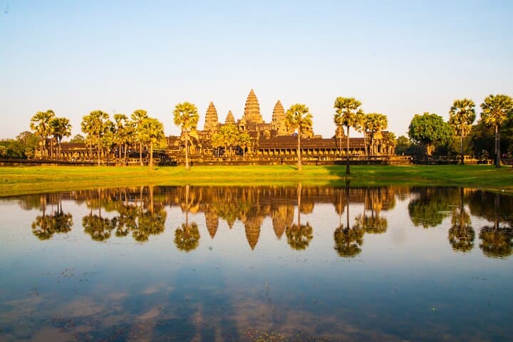 2-Day Angkor Bicycle Tour: Siem Reap Temple Cycling Adventure photo 4