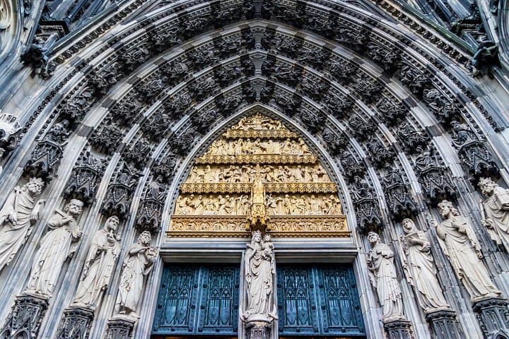 Cologne Old Town Highlights: Private Walking Tour of Cathedral & Fish Market photo 3