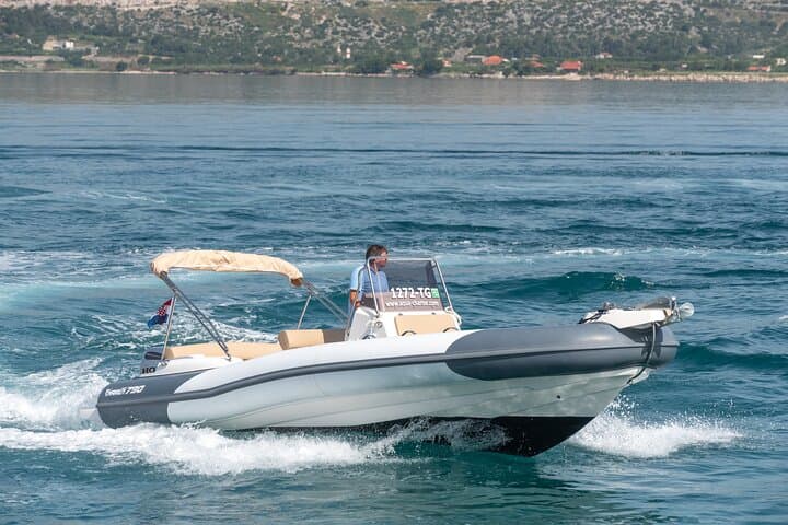 Marlin 790 Speedboat Rental from Trogir and Split — Explore Central Dalmatia