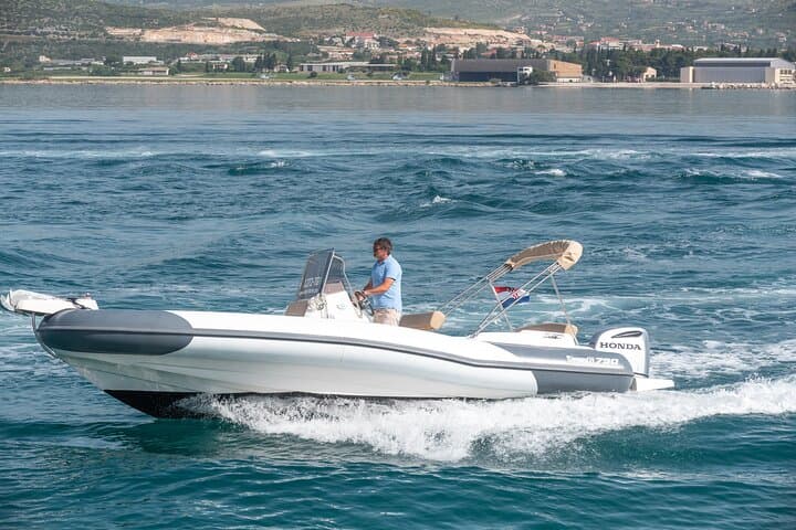 Marlin 790 Speedboat Rental from Trogir and Split — Explore Central Dalmatia photo 2