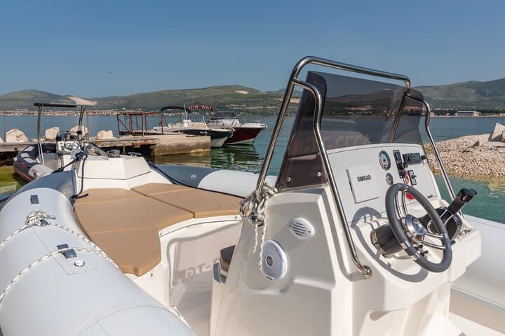 Marlin 790 Speedboat Rental from Trogir and Split — Explore Central Dalmatia photo 5