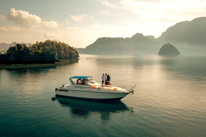 Private Coron Island Hopping by Yacht: Kayangan, Twin Lagoons & WWII Wrecks photo 2