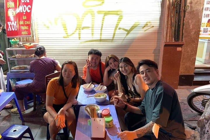 Hoi An Night Walking & Street Food Tour — Lantern-Lit Flavors of Ancient Town photo 6