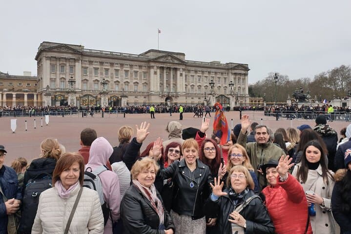 Abbey Road to Buckingham: Royal London & Beatles Private Walking Tour photo 2