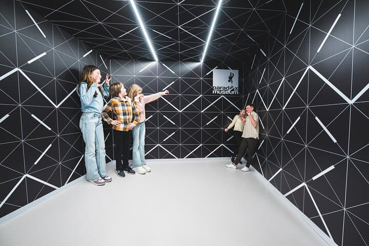 Paradox Museum Oslo: Interactive Illusions & Mind-Bending Exhibits photo 5