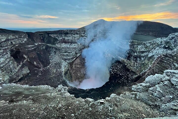 Experience the Thrill of Masaya Volcano at Night: A Private Lava Crater Tour photo 4