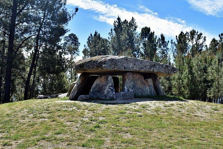 Archaeological Circuit of Fiais, Azenha & Cova da Moira — Half-Day Prehistoric Monuments Near Coimbra