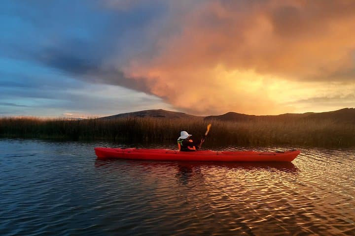Sunset Kayak Tour on Lake Titicaca: 3-Hour Puno Paddle to the Uros photo 2