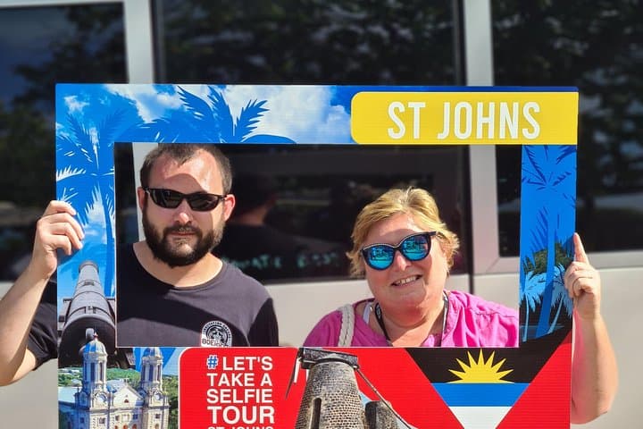 Biggvee Selfie Tour — St. John's Photo Walk: Fort, Natural Arch & Caribbean Shore photo 4