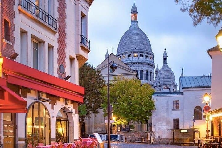 8-Hour Private Van Tour of Paris: Eiffel, Louvre, Notre-Dame & Le Marais photo 3